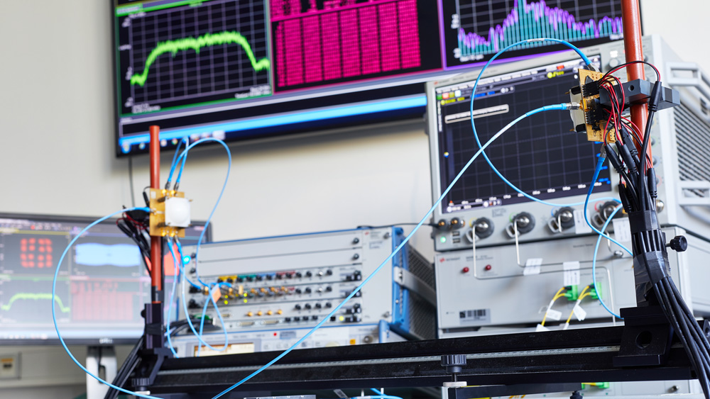 High Data-Rate Communication Circuits